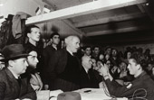 Visite de David Ben Gourion dans le camp de personnes déplacées de Zeilsheim, Allemagne, 1946