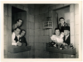 Benjamin Fondane et le quatuor Aguilar (Paco, Ezequiel, Pepe et Elisa Aguilar), lors du tournage de Tararira, 1936.