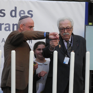 Charles Baron au Mémorial de la Shoah le 4 mai 2016, lors de la cérémonie de Yom Hashoah